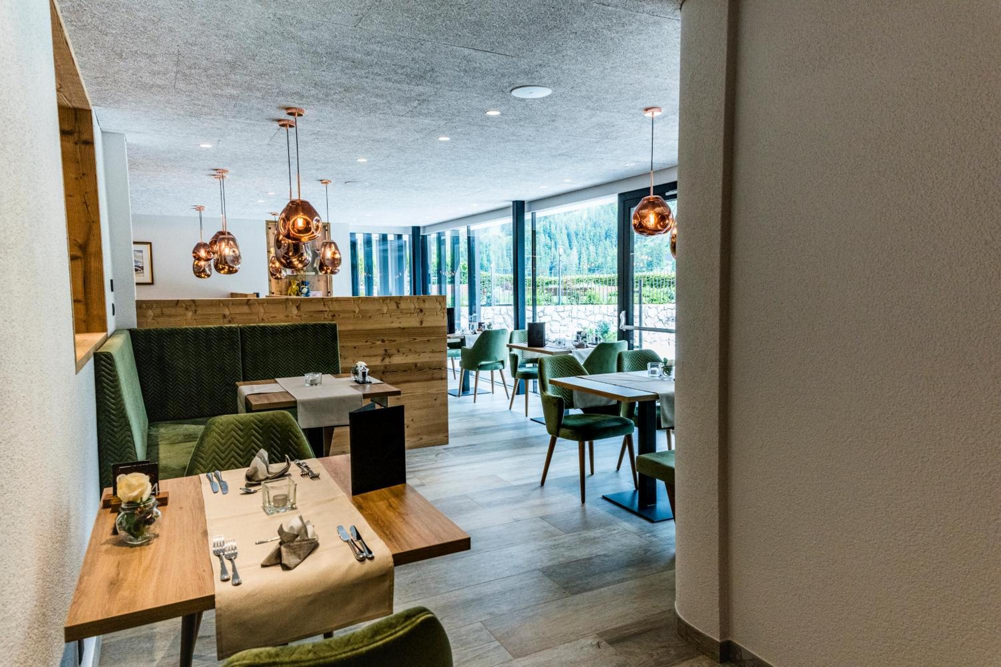 Hotel Vernel Santa Cristina Val Gardena Екстериор снимка