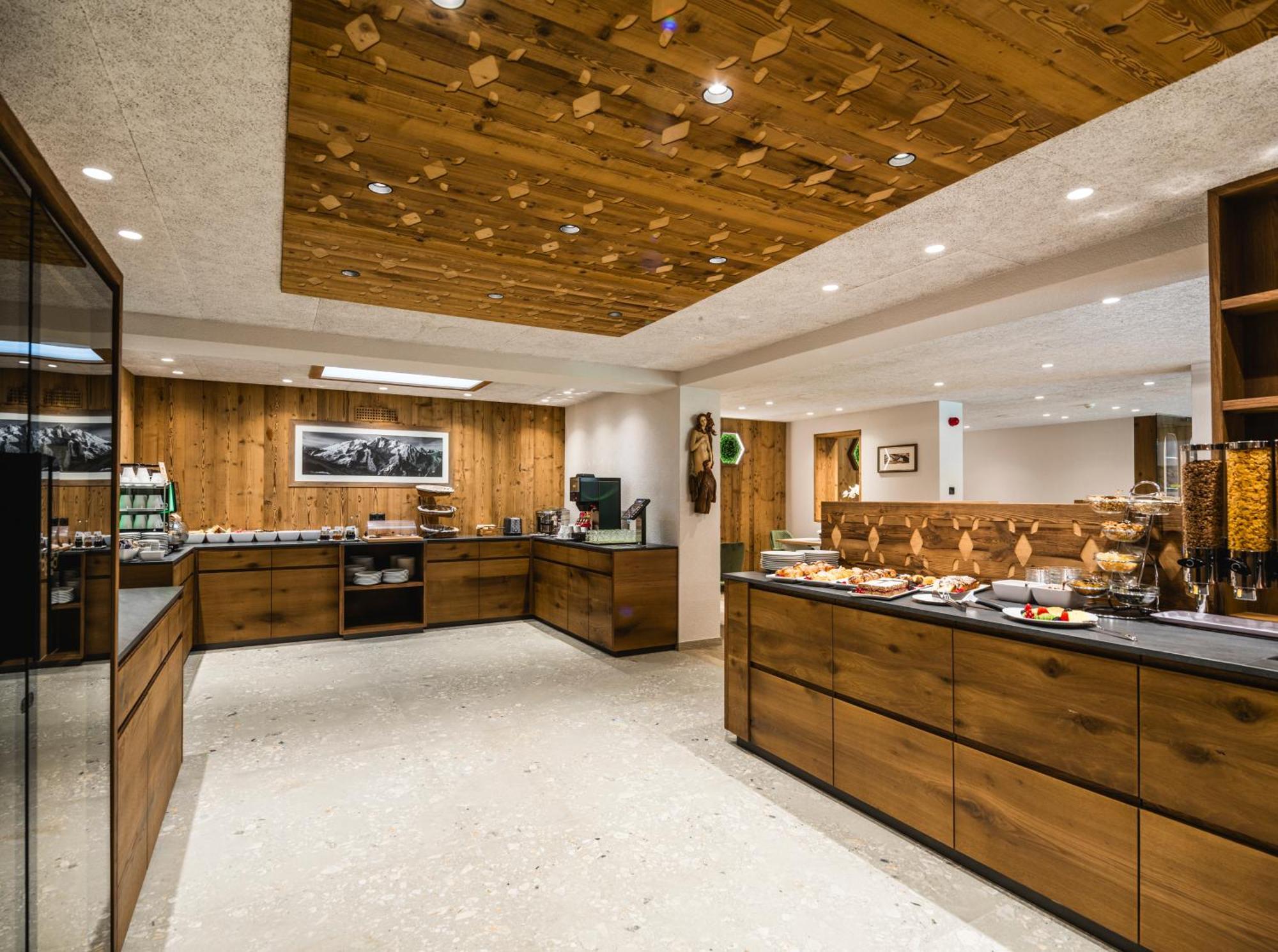 Hotel Vernel Santa Cristina Val Gardena Екстериор снимка