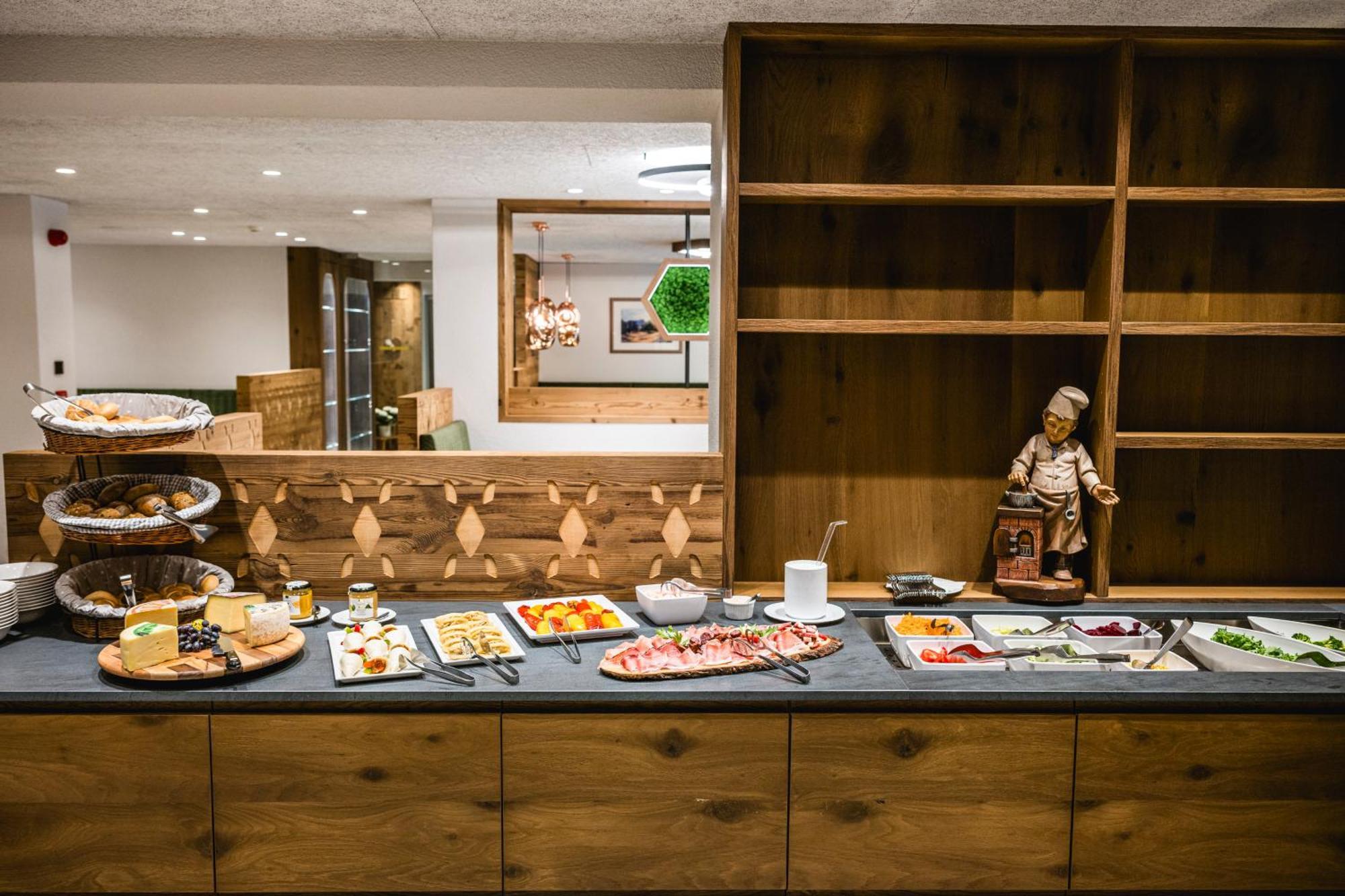 Hotel Vernel Santa Cristina Val Gardena Екстериор снимка