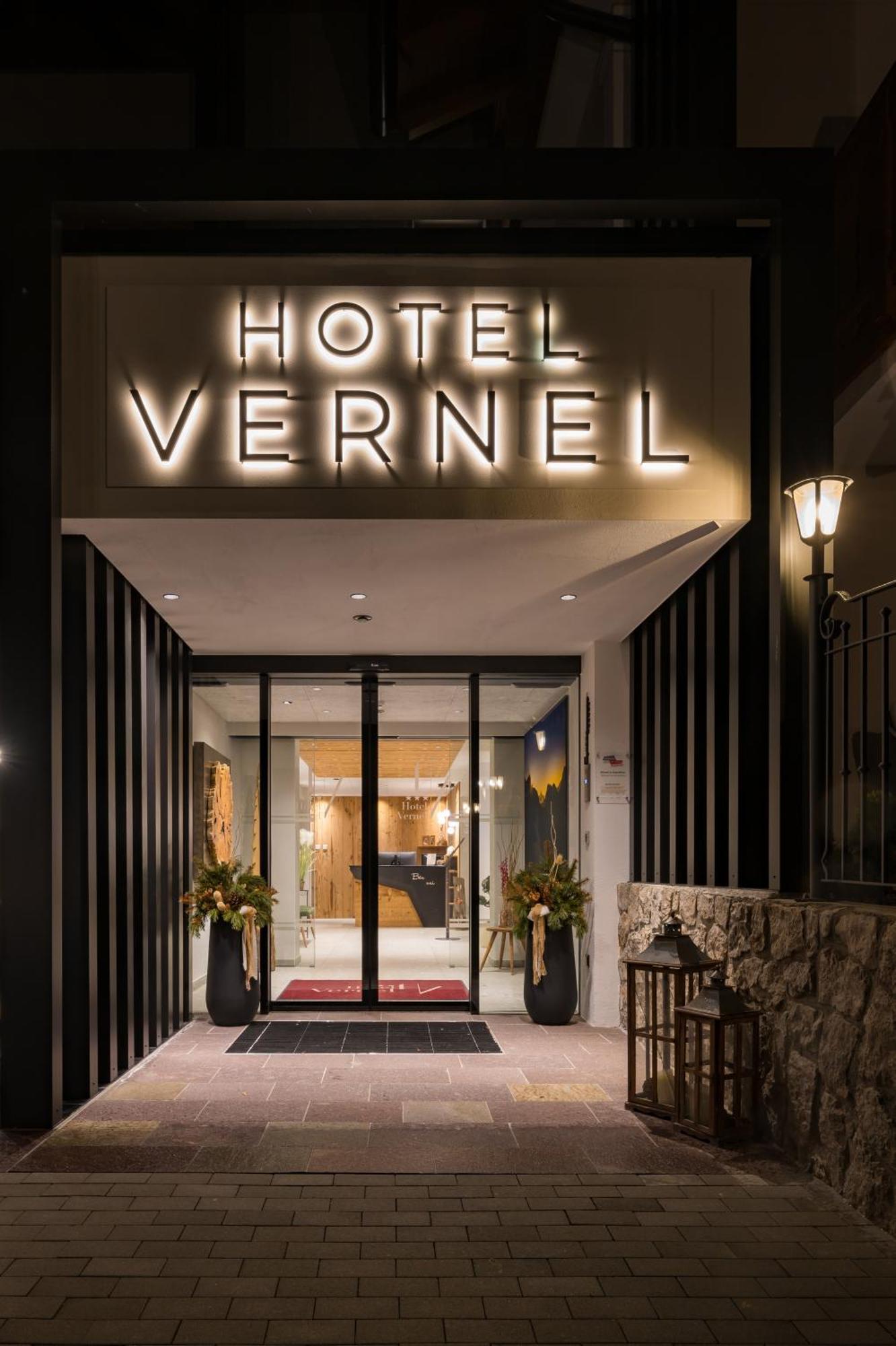 Hotel Vernel Santa Cristina Val Gardena Екстериор снимка